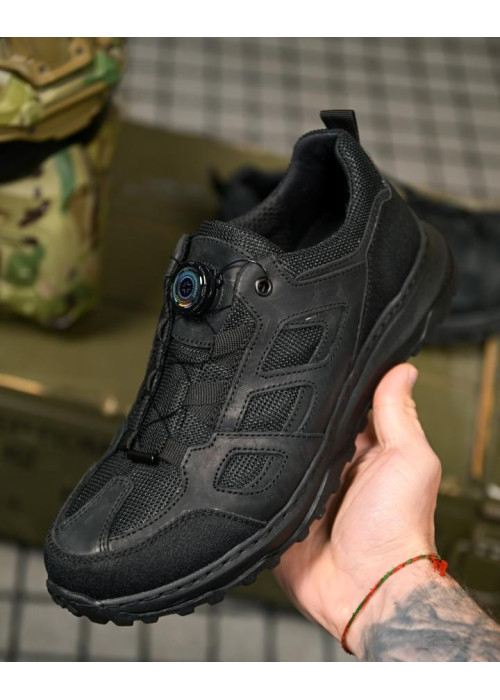 Tactical sneakers with auto-lacing, black